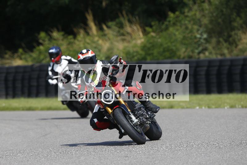 /Archiv-2025/26 11.06.2025 Peter Studer have fun ADR/Gruppe blau/team